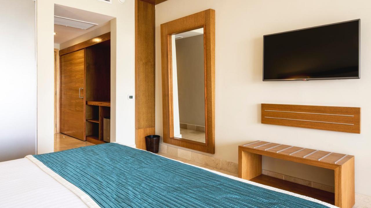 Be Live Collection Canoa Bayahibe Zewnętrze zdjęcie A carpet in a hotel room
